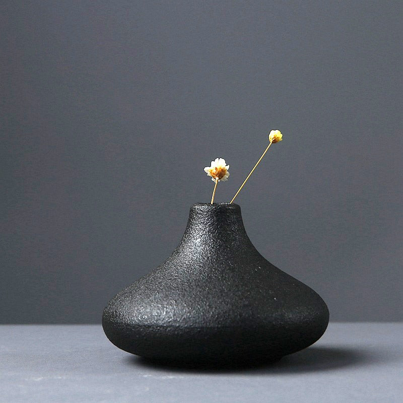 NOIR-Black Ceramic Vase - Andrea's Home