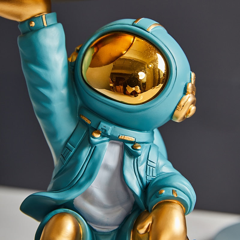 SPACEMAN-Creative Astronaut with Metal Tray Resin - Andrea's Home